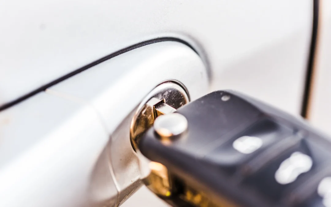 Cerrajeria del automovil Pamplona: llaves con mando, reparacion de cerraduras